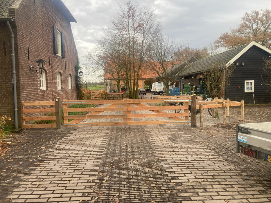 Nieuwe poort bij de Antoniushoeve