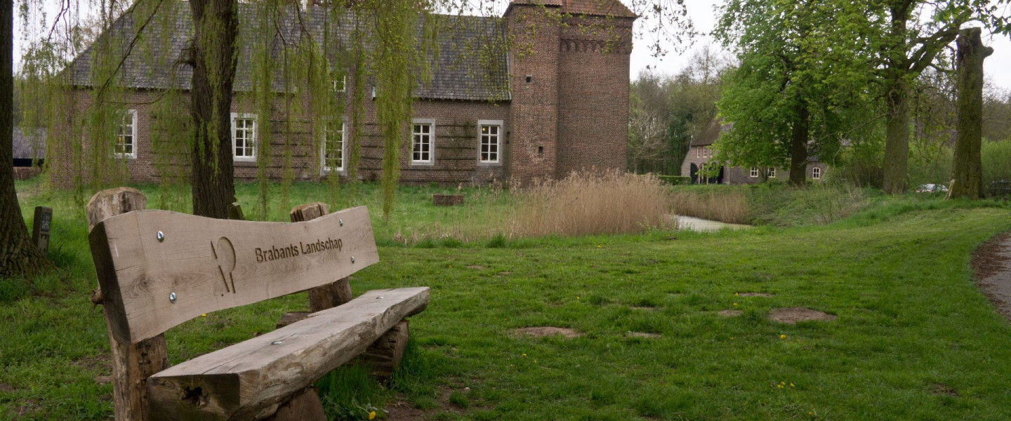 Bankje bij Kasteel Tongelaar - Rob Dijkstra