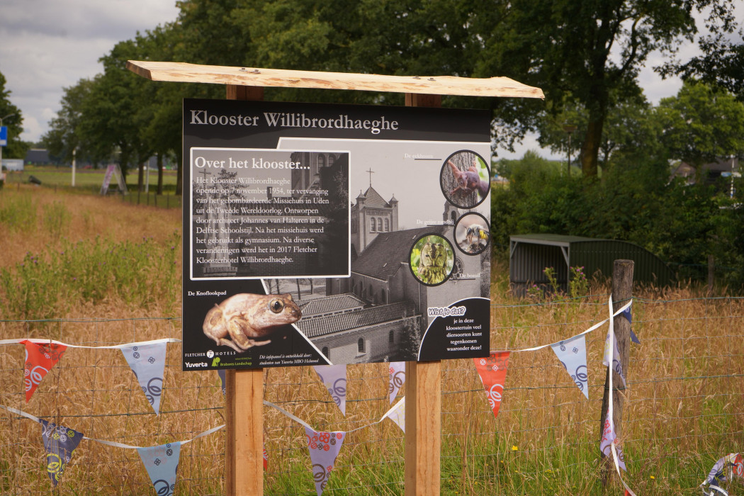 Informatiebord knoflookpad bij Fletcher Willibrordhaege 010724 HDE