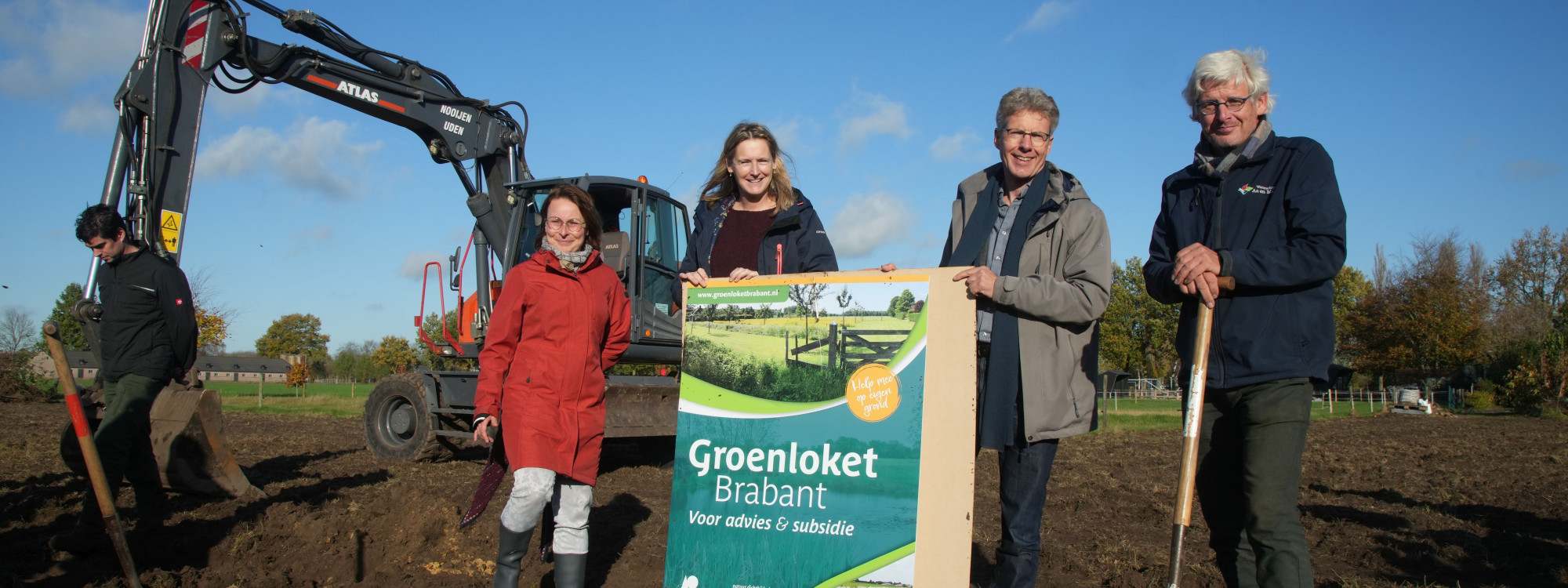 RDI Bestuurders met bord bij graafmachine 3a