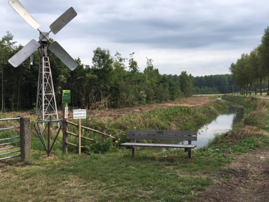 Strook vrijgemaakt voor verbreden watergang Locatie zuid Midgraaf