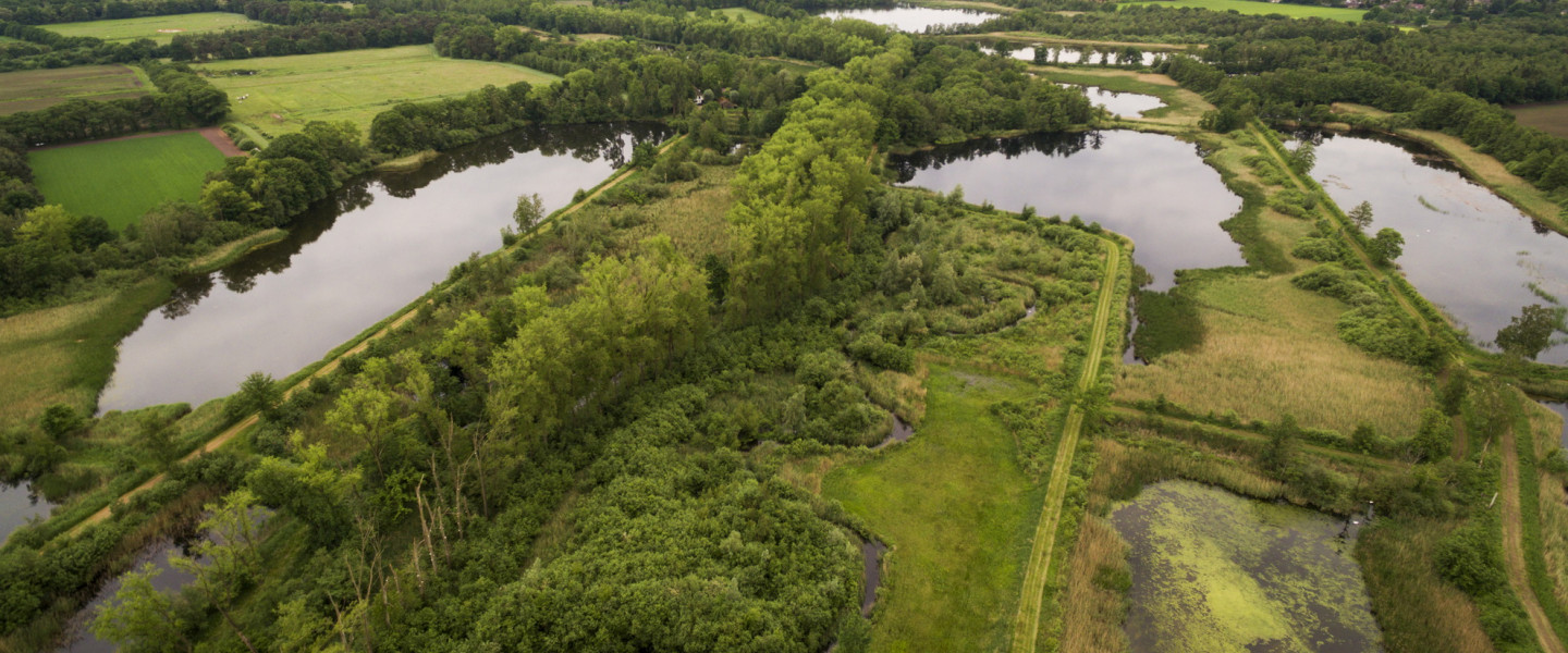 Luchtfoto visvijvers Valkenhorst