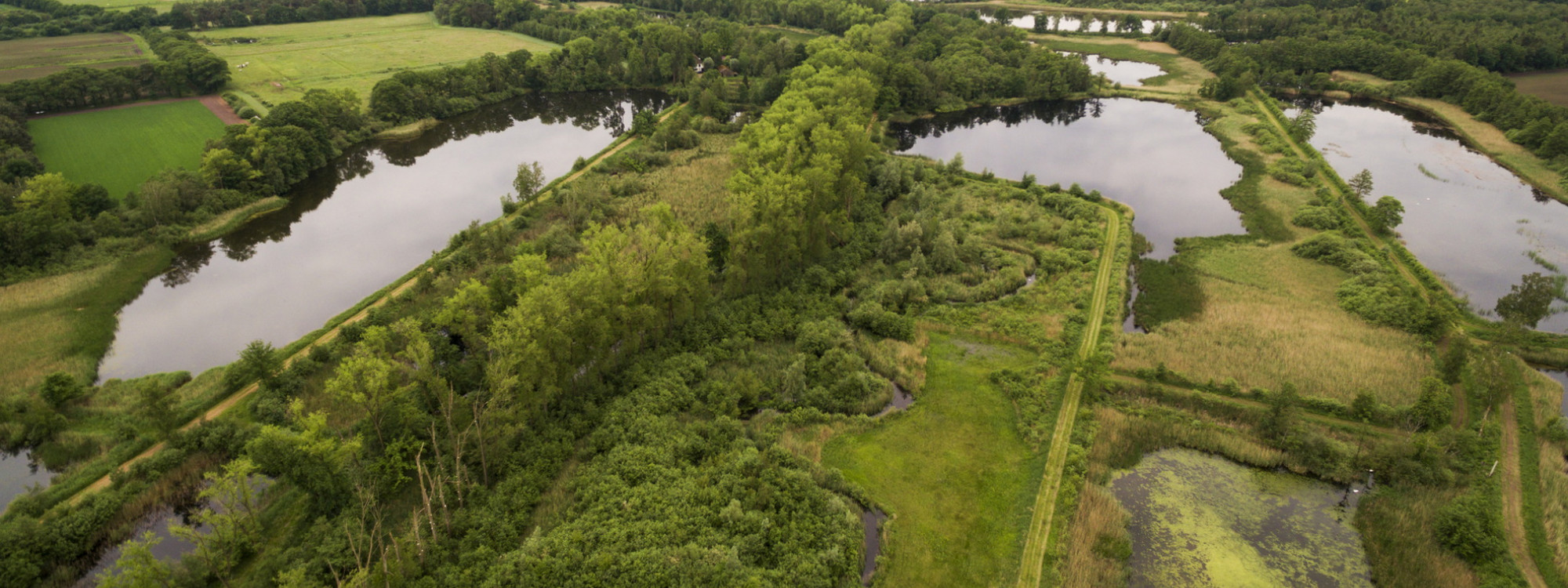 Luchtfoto visvijvers Valkenhorst
