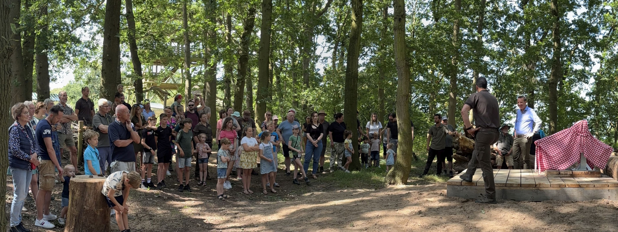 Onthulling nieuwe waterpomp Klauterwoud uitsnede