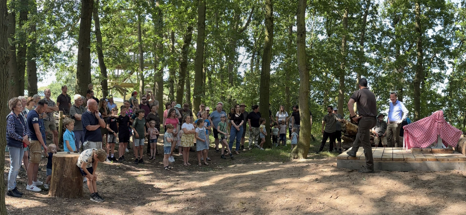 Onthulling nieuwe waterpomp Klauterwoud uitsnede