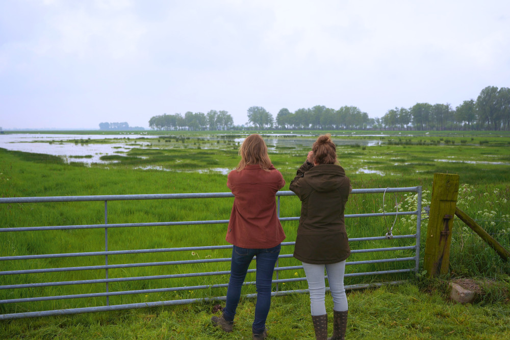 Linda de Haas en LisavdBiggelaar plasdras Beerse Overlaat
